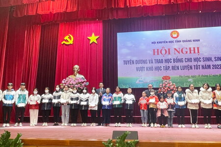 Quảng Ninh tuyên dương 175 học sinh, sinh viên vượt khó học tập