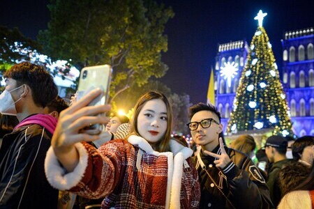 Hà Nội lung linh trong ngày lễ Giáng sinh