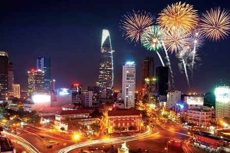 Các sự kiện ngoài trời chào đón năm mới 2023 tại Hà Nội và TP.HCM