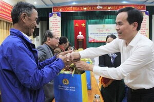 Đà Nẵng hỗ trợ 4 tỷ đồng chăm lo cho công nhân, người lao động bị mất việc
