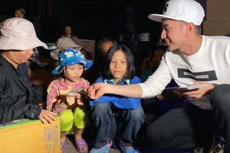 Sao Việt nhiệt tình làm từ thiện, hỗ trợ người nghèo dịp Tết Nguyên Đán 2023