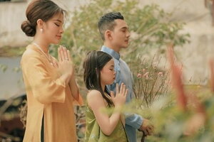 Sao Việt đi chùa đầu năm Quý Mão cầu bình an, sức khỏe và may mắn