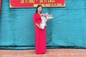 Cô giáo dùng tấm lòng người mẹ giảng dạy cho trò