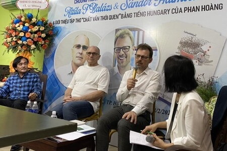Giao lưu văn học giữa hai nhà thơ Hungary và các tác giả tại TP.HCM