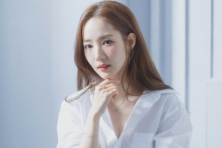 Park Min Young bị triệu tập điều tra, cấm xuất cảnh vì dính líu vụ án biển thủ cổ phiếu của bạn trai cũ