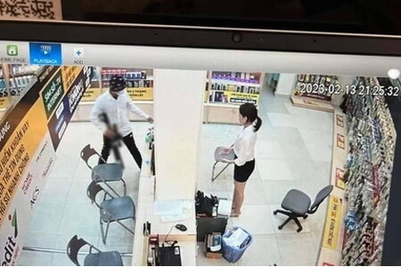 Truy bắt đối tượng nghi mang súng đến cửa hàng Thế giới di động ở Vĩnh Phúc cướp tài sản
