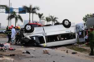 Hiện trường kinh hoàng vụ tai nạn khiến 8 người tử vong ở Quảng Nam