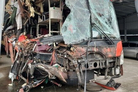 Tạm giữ tài xế xe khách vụ tai nạn 16 người thương vong ở Quảng Nam