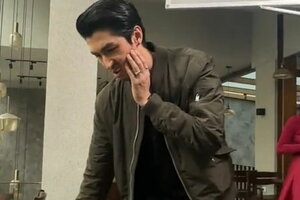 Hậu trường phim 'Đừng làm mẹ cáu': Bình An điếng người sau cú tát thẳng tay của MC Mai Phương