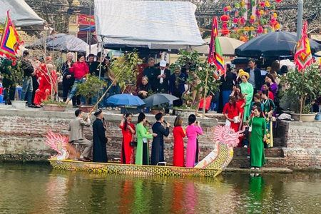 Mâu thuẫn trong lúc tham gia hội làng, một người đàn ông bị đâm tử vong