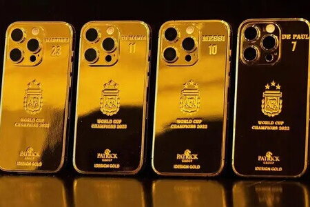 Messi tặng 35 chiếc iPhone mạ vàng cho đồng đội ở Argentina