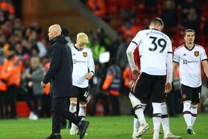 Bại trận trước Liverpool, MU chạm mốc thua đậm nhất lịch sử CLB