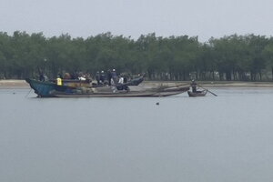 Tìm kiếm 2 vợ chồng nghi chìm thuyền mất tích trên sông ở Quảng Trị