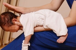 Bé gái 2 tháng tuổi tím tái, ngừng thở, tử vong nghi do ngạt sữa