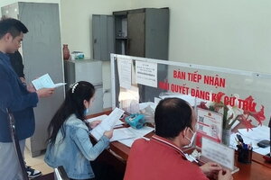 Hà Nội tạm dừng yêu cầu phụ huynh xác nhận cư trú cho học sinh chuyển cấp