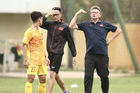 BLV Quang Huy: ‘Ông Troussier có nhiều điểm giống với HLV Henrique’