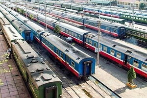 Đường sắt tăng cường thêm 52 đoàn tàu phục vụ dịp nghỉ lễ 30/4 - 1/5