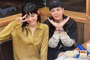  Trịnh Thăng Bình bị khán giả quay lưng, mất 3.000 followers khi đăng ảnh thân thiết cùng Hiền Hồ