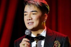 Đàm Vĩnh Hưng thông báo sẽ đổi tên phim tiểu sử về cuộc đời, khẳng định chưa bao giờ tự xưng là vua