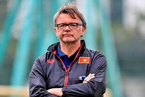 HLV Troussier nói gì trước trận gặp U23 Kyrgysztan?