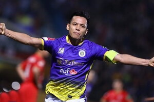 Văn Quyết nhận giải thưởng cao quý trước ngày V.League trở lại