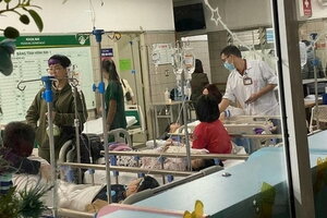 56 học sinh tại Hà Nội nghi ngộ độc thực phẩm sau chuyến đi tham quan