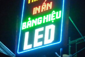 Chạm vào mối hở của bảng hiệu đèn led, bé trai 3 tuổi bị điện giật tử vong