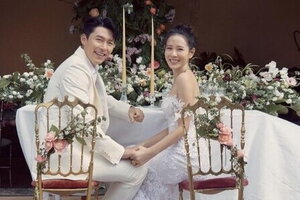 Son Ye Jin tung ảnh ngọt ngào đập tan tin đồn ly hôn Huyn Bin