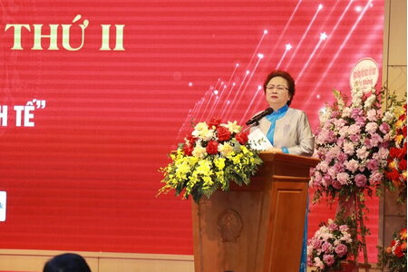 Chủ tịch BRG Nguyễn Thị Nga: 'Lãi suất phải giảm thêm 2-3% nữa doanh nghiệp mới dám tiếp cận'