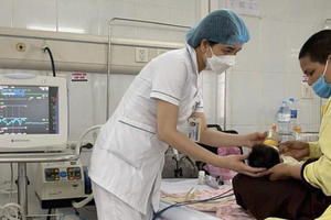 Bé sơ sinh 5 ngày tuổi ngộ độc thuốc trầm cảm từ mẹ