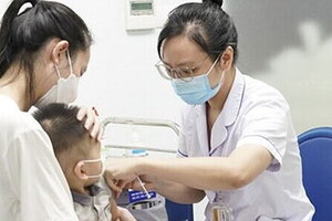 Trẻ sơ sinh suy hô hấp do biến chứng thủy đậu