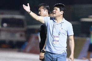 HLV Vũ Tiến Thành bị cảnh cáo, phạt 10 triệu đồng vì phát ngôn không chuẩn