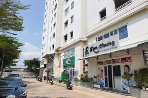 TP HCM: Điều tra vụ vợ tử vong, chồng rơi từ tầng 15 chung cư xuống bị thương nặng
