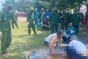 Tìm thấy thi thể bé trai 13 tuổi bị sóng cuốn mất tích khi tắm biển