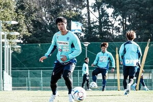 Công Phượng "biến mất" khỏi Yokohama FC