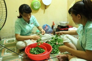 Giá điện tăng cao, thu nhập giảm sâu... công nhân đối mặt với chồng chất khó khăn