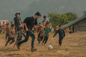 Gần 2000 trẻ em được nhận nuôi nhờ MV của Đen Vâu