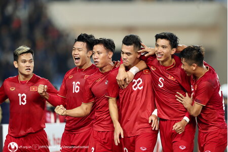 Vé xem tuyển Việt Nam đấu Hong Kong, Syria giá bao nhiêu?