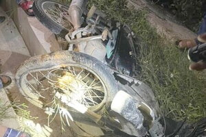 Chồng đâm vợ nguy kịch, đốt nhà hàng xóm sau đó nhảy sông tự tử vì ghen tuông