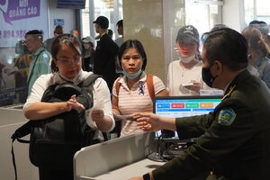 Nhiều vướng mắc khi làm thủ tục bay không cần giấy tờ tùy thân