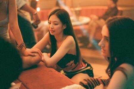 Phim của Jennie (BLACKPINK) bị yêu cầu ngừng phát sóng vì đồi trụy