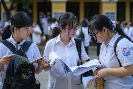 Thí sinh tại Hà Nội cần làm gì khi đã trúng tuyển lớp 10?