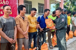 Thu nhận hơn 300 khẩu súng sau buổi 'đổi gạo lấy vũ khí' ở Đắk Lắk
