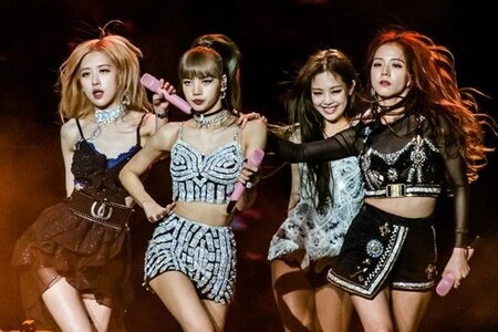 Sau những lùm xùm liên quan đến 'đường lưỡi bò', số phận đêm nhạc BLACKPINK ra sao?