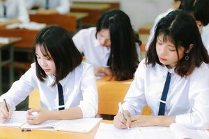 Chính phủ yêu cầu không tăng học phí trong năm học mới
