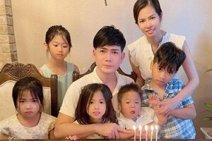  Quách Thành Danh đúng chuẩn 'bố đảm Vbiz', hàng ngày nấu ăn cho 5 con không cần giúp việc 