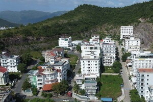 Tháo dỡ 12 biệt thự xây vượt tầng ở Nha Trang trong tháng 9