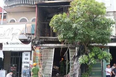 Cháy nhà 3 tầng kinh doanh tạp hóa ở Bắc Ninh, 2 bố con tử vong