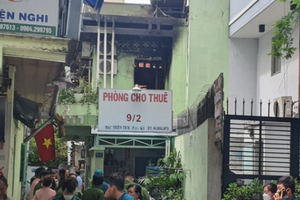 Hai cô gái trẻ tử vong trong nhà vệ sinh do ngạt khói từ đám cháy phòng trọ