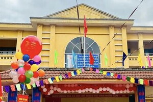Sáng nay 5/9, học sinh cả nước hân hoan chào đón Lễ khai giảng năm học mới